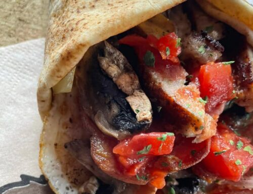 Portable Outdoor Dining: Flame-Grilled Chicken Flatbreads for Remote Set Crews